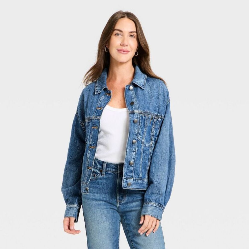 Women's Relaxed Trucker Denim Jacket - Universal Thread Medium Wash S